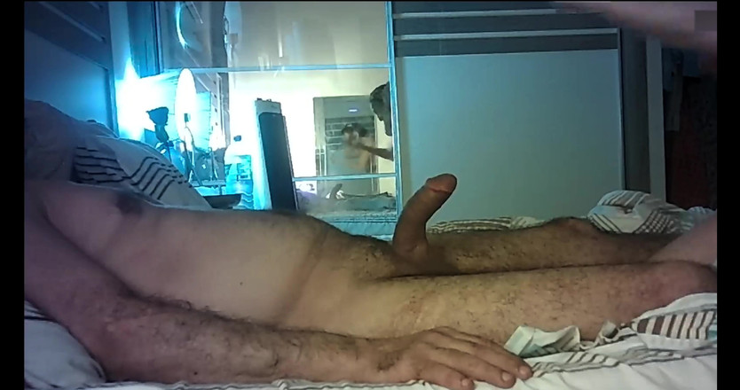 Jollyfuckingoldman: Figliastra Innocente Pigiama Party Si Trasforma in Creampie Anale