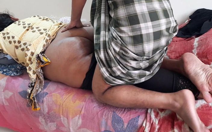 Aria Mia: सौतेला बेटा पाकिस्तानी सौतेली मम्मी के सॉफ़्टकोर तक जागता है वह उसे धोखा देती है