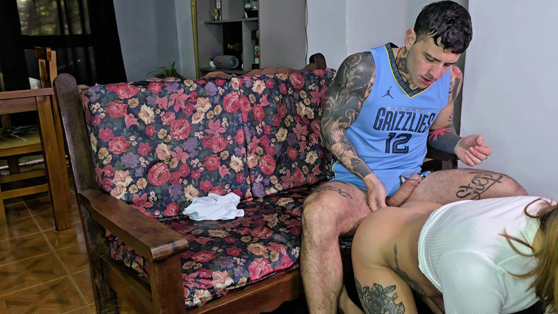 Young big apple: 我和我丈夫最好的朋友发生了性关系，他还录了下来