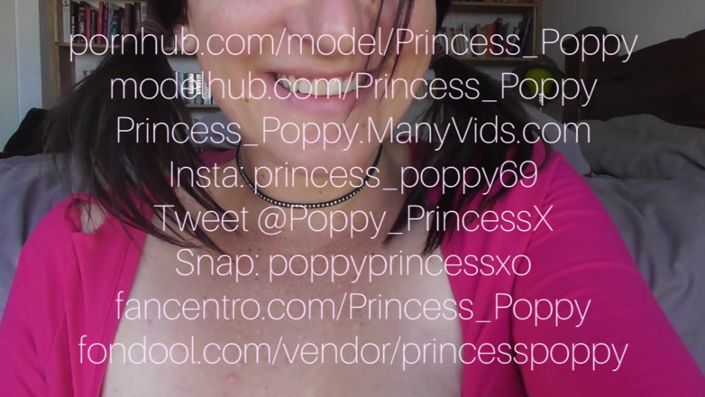 Princess Poppy: Pussy exploration