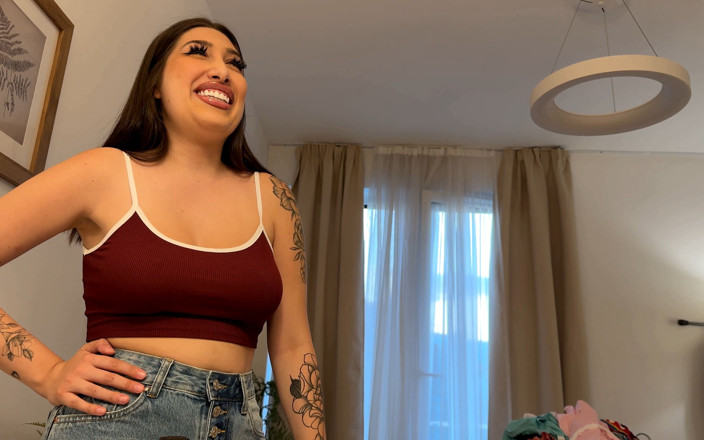 Short Skirt TV: Všechny přírodní velké kozy velký zadek žhavá sexy roztomilá kráska Giulia...