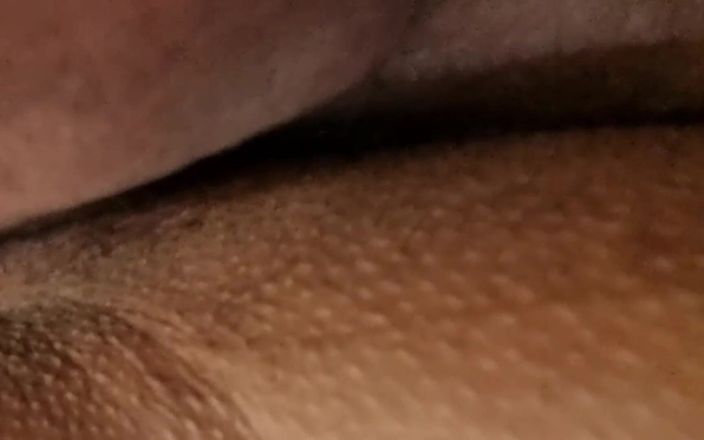 Minhaesposaparaoutro: 私の妻はasslickの前にシャワーで彼女の最大のお尻を示しています