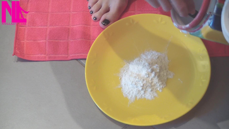 Nyllady: Making Dough for Pasta with My Bare Feet