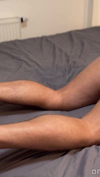 パパがうめき声をあげ、エッチな言葉を言いながらオナニーしながらイキる - ASMRの声、大きな男と激しい震えるオーガズムボーカル