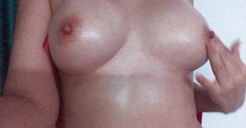 Thebeautybadby: Mira mis grandes y ricas tetas