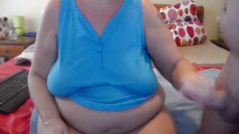 Sex hub couple: John se vystříká do Jeniny ruky poté, co mu honí