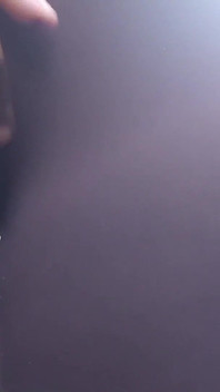 Відчуваю себе супер неслухняною на відкритому повітрі, потираючи мою пизду, писаючи