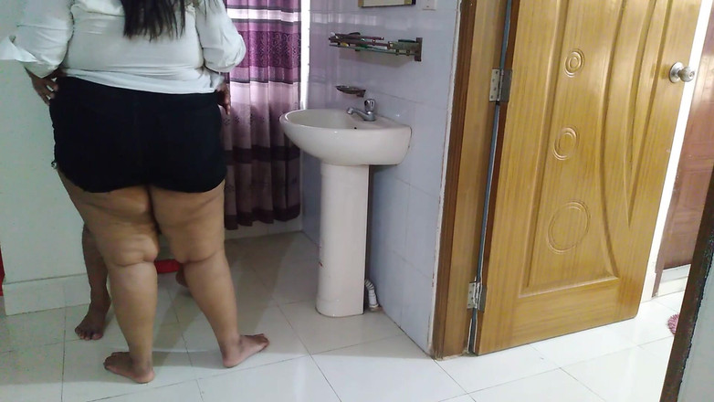 Aria Mia: Část 2 - Saúdská macecha zkouší evropský styl - Když ji nevlastní syn...