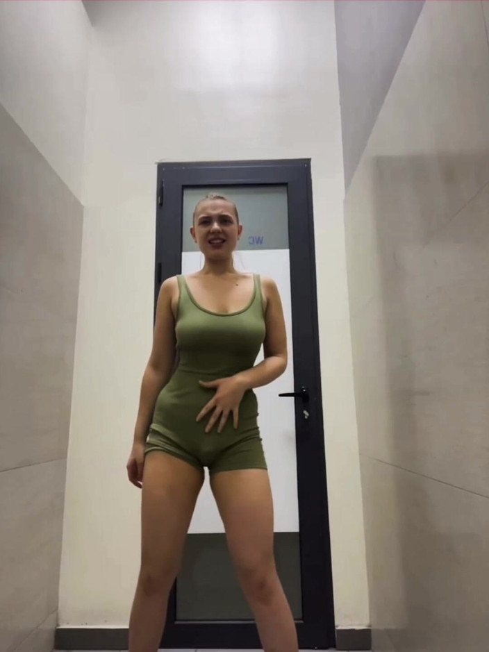 JuiceLussie: Extremes öffentliches fingern, anal, so heiß
