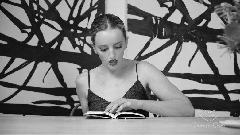 CharlieForde: Oda a La Literatura Histérica Con Charlie Forde, Amber Moore