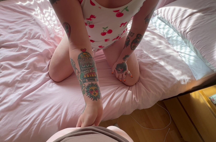 mothplayboy: Papas Beste Freundin Knallt Femboy