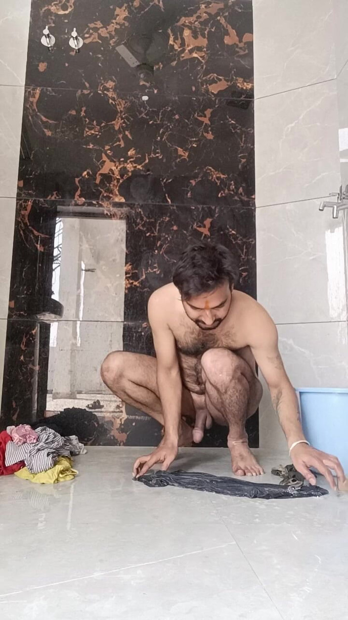 Rajasthani-old-lover: Дезі молодий хлопець насолоджується миттям нижньої білизни вітчима та насолоджується маслянкою