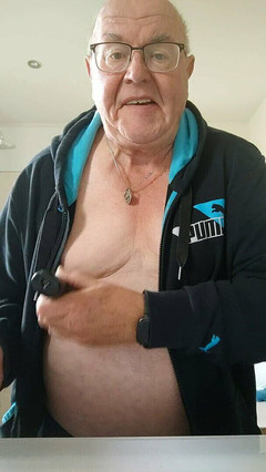 Karlchengeil: Sabahları cilt bakımı