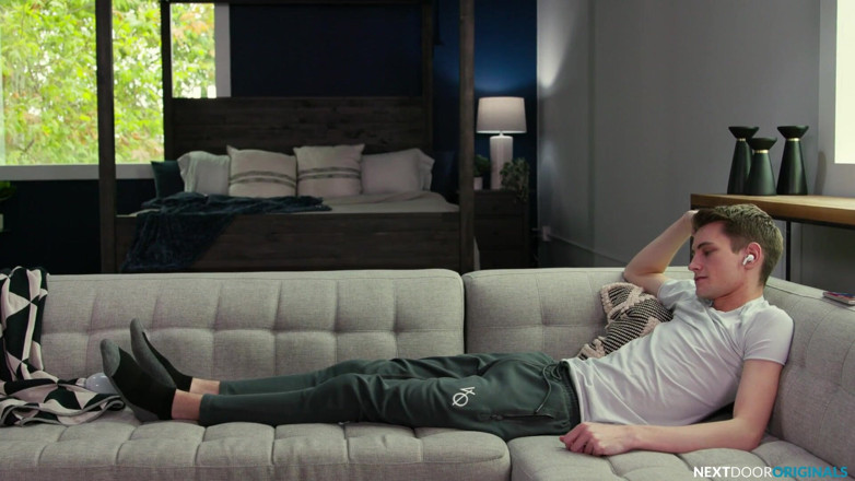 Next Door Studios: NextDoorStudios - Bratty hunk aspen fucks BF while he is on...