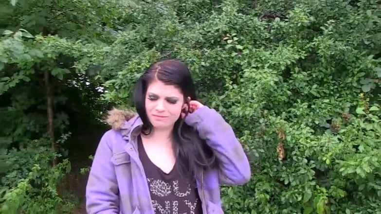 German amateur - 100% German hardcore videos: Prsatá brunetka je vyzvednuta před chcaním venku