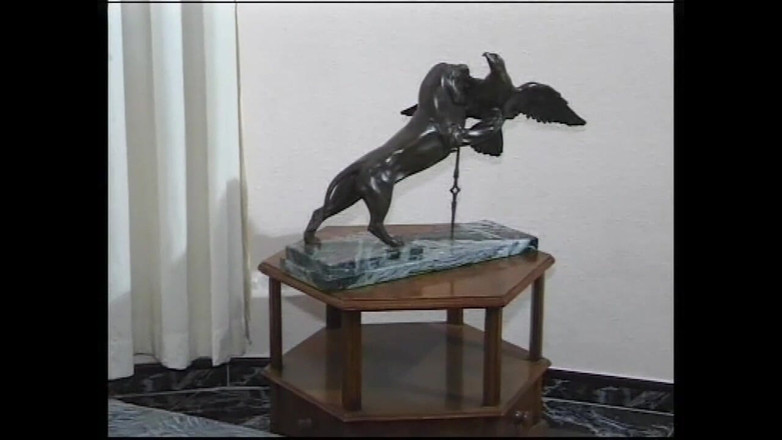 Cinema X: Sexy vollbusige MILF mit handschuhen, arsch von riesigem schwanz gefickt...