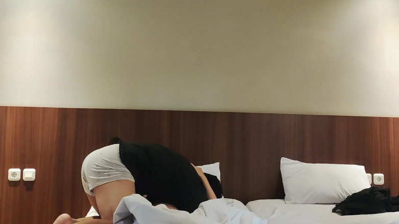 Micooowww04: Část 1 obok obok přítel, dokud není červená