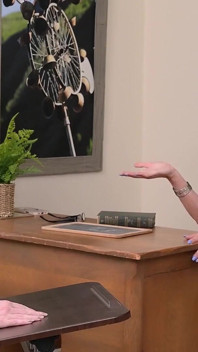 Profesör Sofie Marie Alaina Taylor'dan keyifli bir oral seks yapıyor