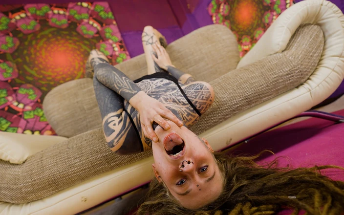 Z-Filmz: Cuplu Tatuat Joc Dur Și Anal