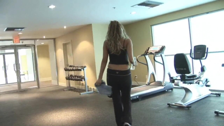 Hot Euro Girls: After workout blowjob