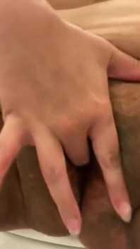 WildEnglishBBW Fingering my fat pink hairy pussy
