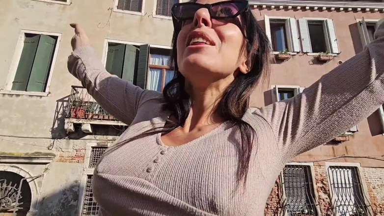 Ferrero anal experience: Saya menjadi miang semasa saya berjalan di sekitar Venice dan...