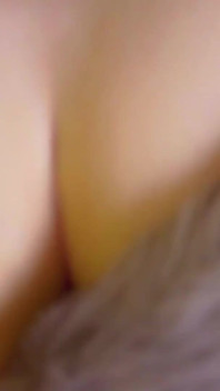 Eu fodi minha colega de quarto enquanto ela estava filmando um vídeo de rabo anal