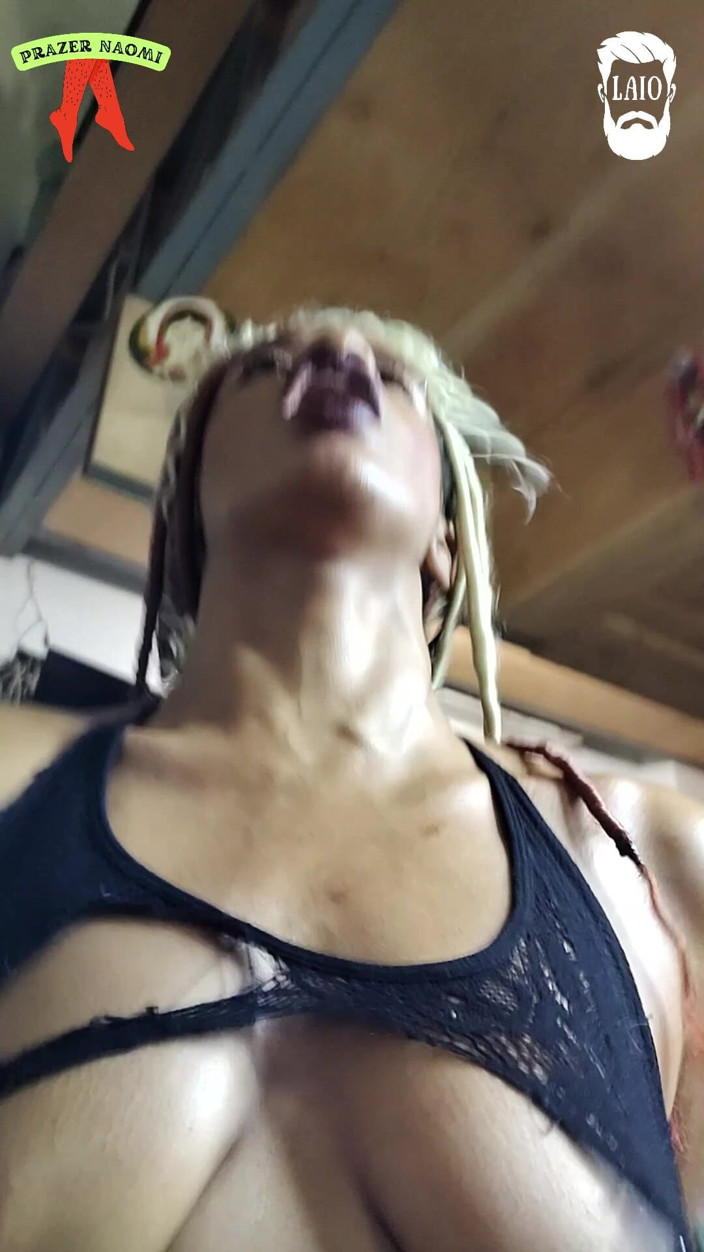 Prazer Naomi: 视角：吃一个毛茸茸的辣妹