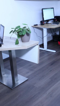 Adorazione del piede da ufficio con le sexy calze e tacchi alti di Anita