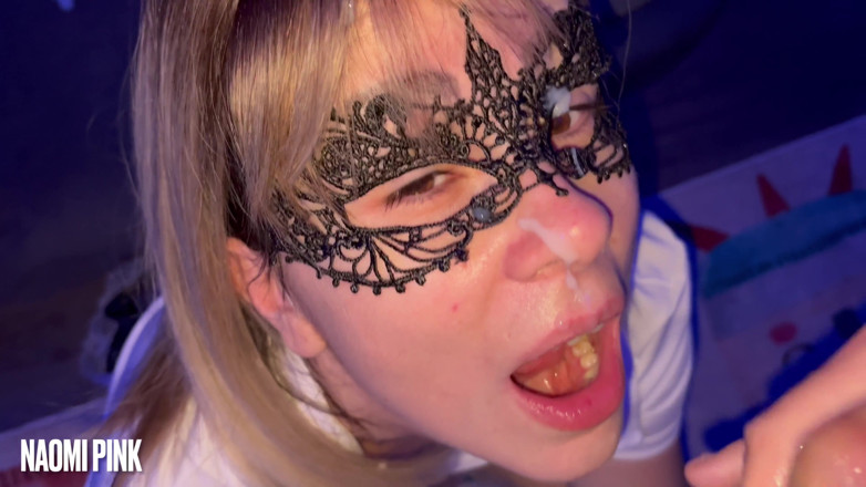 Naomi Pink: Nữ Sinh Luôn Thích Đụ Sung Sướng