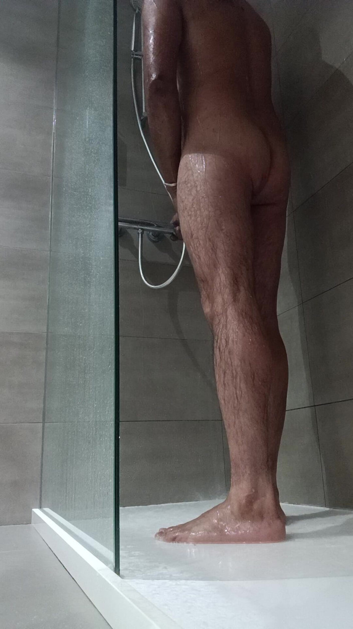 Boy top Amador: Ich Habe Dieses Video Im Besten Hotel Meiner Stadt Gemacht