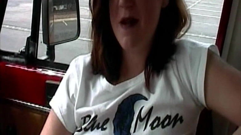 NAUGHTYPOLSKA: Brunetă Futută În Mașină Și Suflată Și Stropită