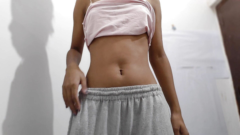 desigirl93: 我的处女阴户着火了，有人能把它放出来吗？