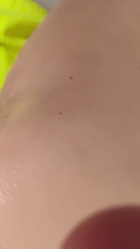 J’aurais aimé avoir une bite comme ça pour sucer souhait je pourrais atteindre la mienne