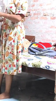 L’amie de ma sœur rentre chez elle pour aller aux cours, puis son demi-frère l’a quittée