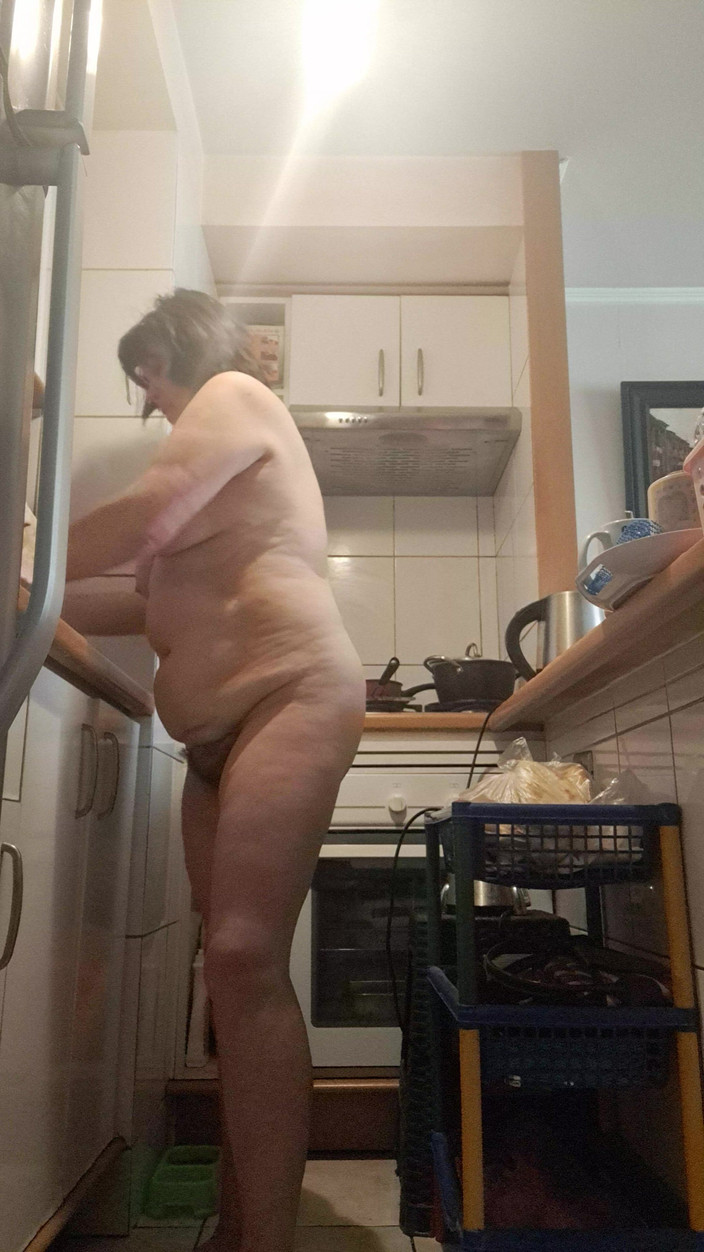 Mommy big hairy pussy: V kuchyni tisíc úklidů