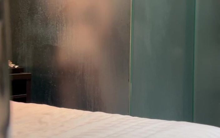 Em Yang: Cámara secreta en mi habitación de hotel