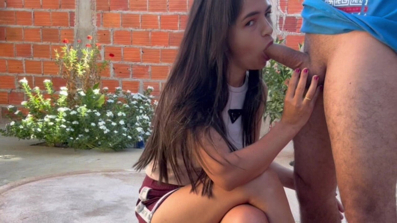 Xhacamisinha: Larissa fa un pompino indimenticabile al suo capo e si...
