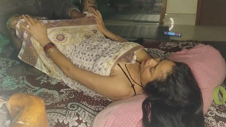 Xoxo Times: Video sex cặp đôi tiếng Hin-di âm thanh âm hộ nhỏ xíu núm...