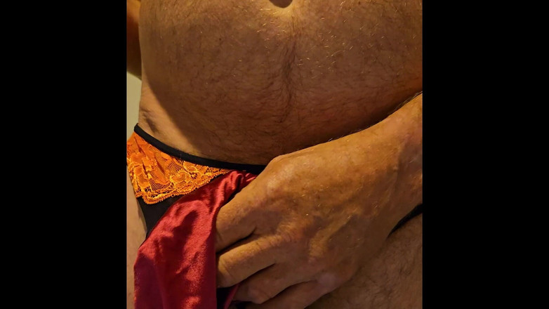 Stan Gable: Stiefvader leende mijn slipje weer!