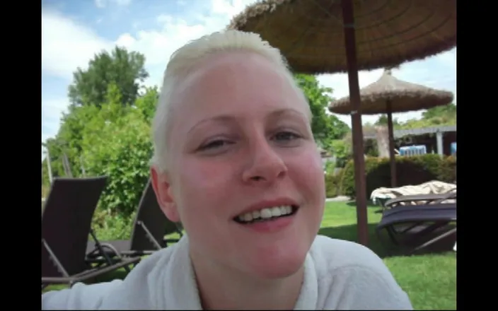 Blondehexe: Facial in Sauna