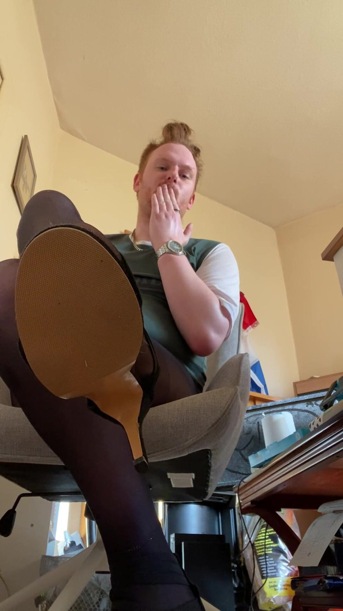 Ava Maxwell: Ava Maxwell Is a Hibs Fan and Teases You with...