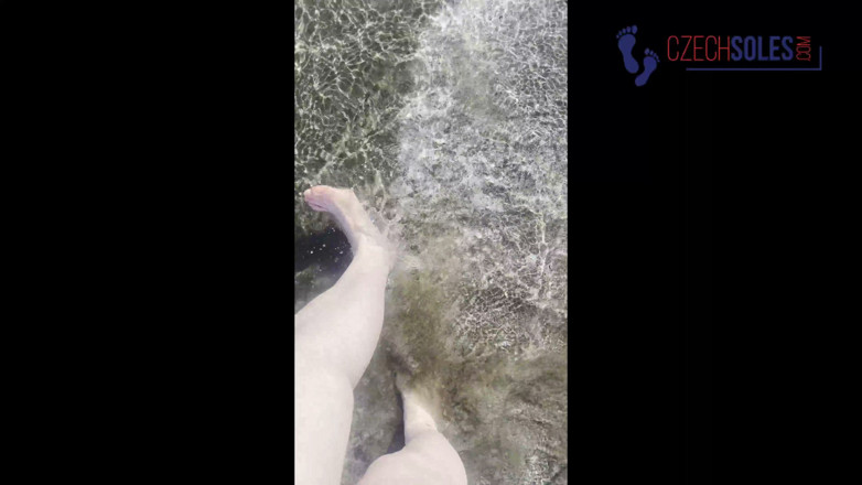 Czech Soles - foot fetish content: समुद्र तट पैर छेड़ना