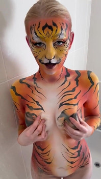 Соло-игра в душе с разворотом для тела Tiger