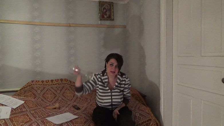 Sexy Milf: Broken toilet desperation and huge piss