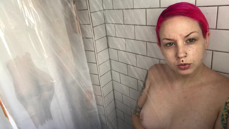 Lady Lazarus: 在淋浴时玩弄自己