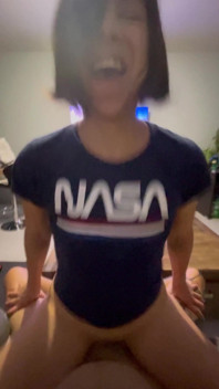 私をファックして、あなたの精子で私の体を覆う