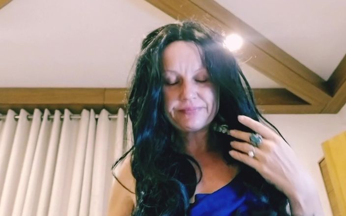 Bolly Karma: Domácí šukání super nadržený interracial pár