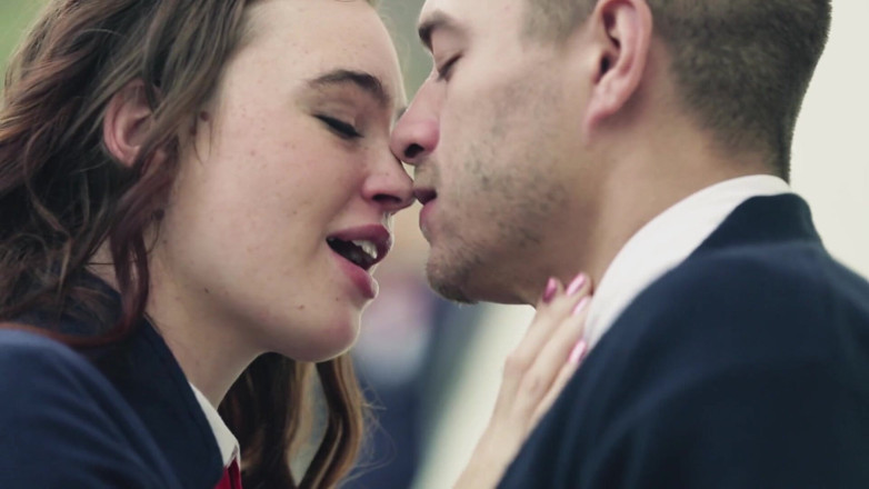 Sweet Sinner: Rivaliteit stiefzussen scène 1