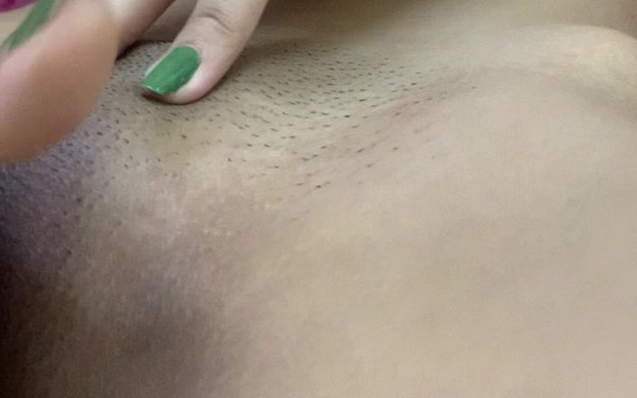 Komal sexy studio: Uma sedução silenciosa capturada através de olhos e lábios destinados...